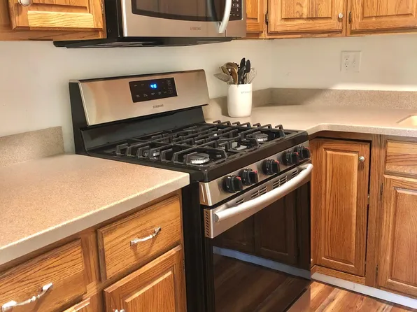 1213 Meadowview Ln, Mont Clare, PA 19453