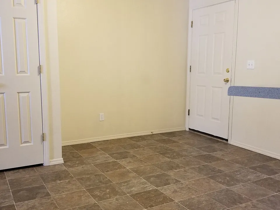 DINING ROOM AND ENTRY DOOR
