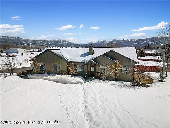 4th image of 1125 Brooktrout Dr