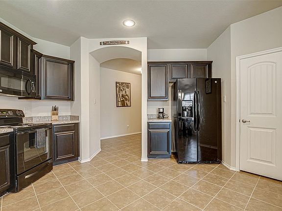 3rd image of 2511 Wynngate Dr
