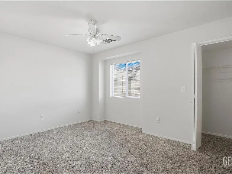 600 E Hosking Ave #10 — Photo 29