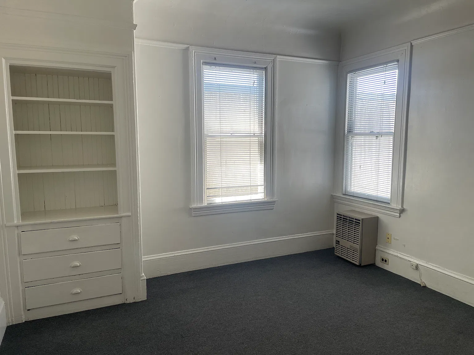 Studio, 290 sqft, $1,050 — Photo 2