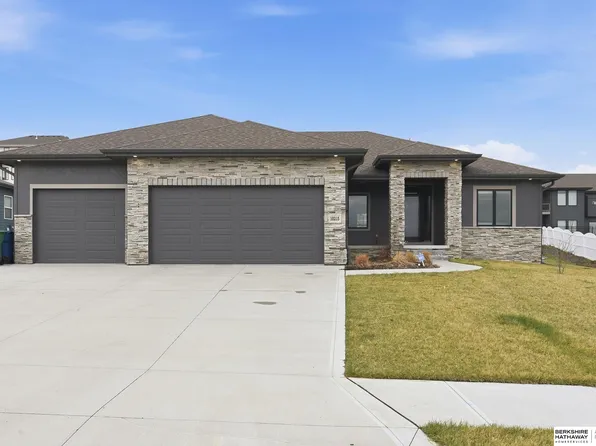 10215 Pintail Dr, Papillion, NE 68046