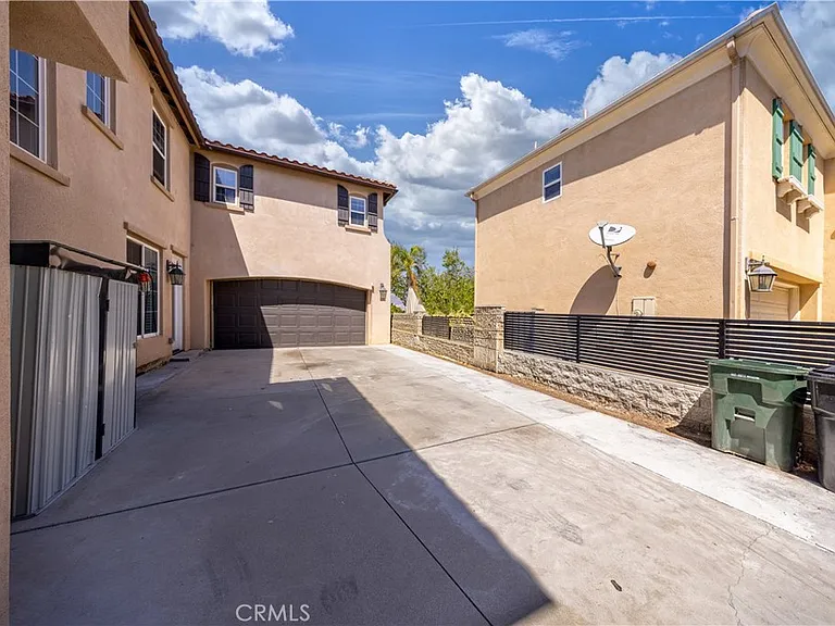 5457 Martingale Way — Photo 38