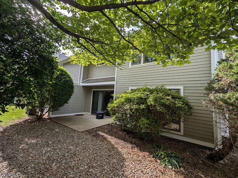 76 Stryker Ct — Photo 13
