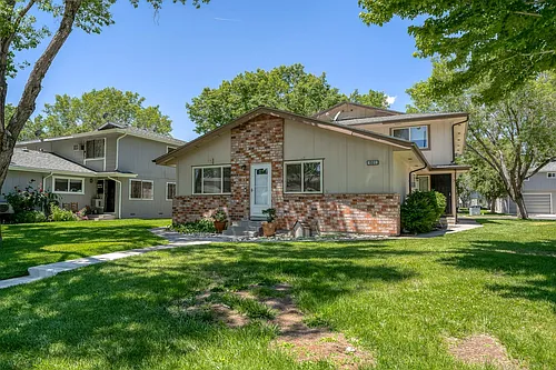 661 Oakwood Dr #3 Photo 1