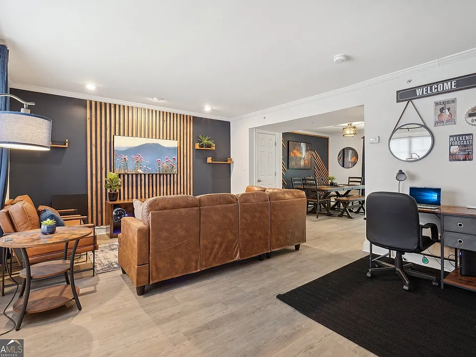 15 Villa Ct SE