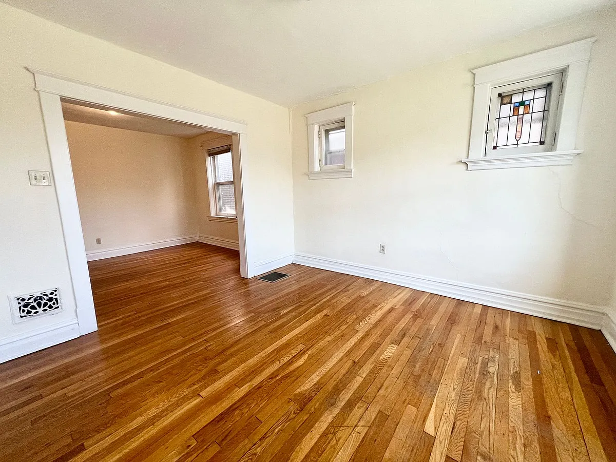 Building Photo - 911 Saint Rita Ave #1N