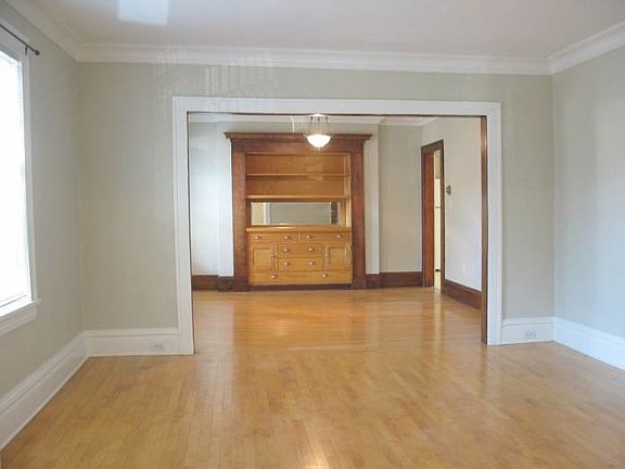 Living/dining area