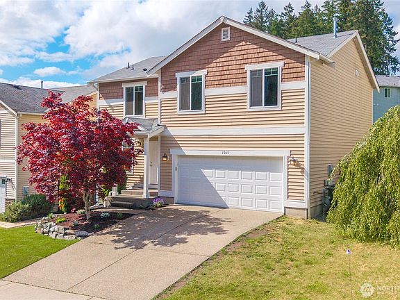 2nd image of 1705 203rd Street Ct E