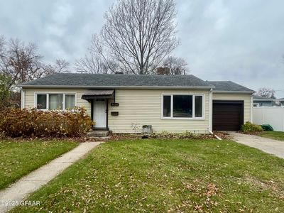1426 S 9th St, Grand Forks, ND, 58201