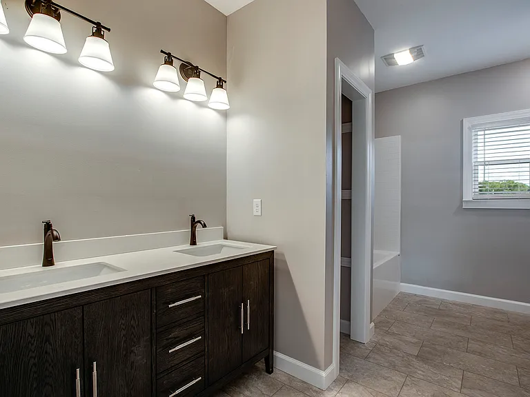 217 Kenneth St — Photo 38