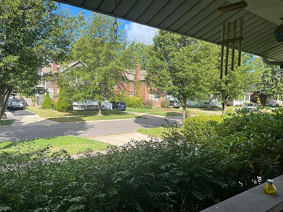 2nd image of 832 Rogers St
