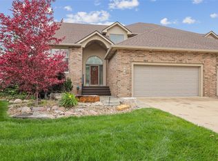954 Glen Oaks Ter, West Des Moines, IA 50266