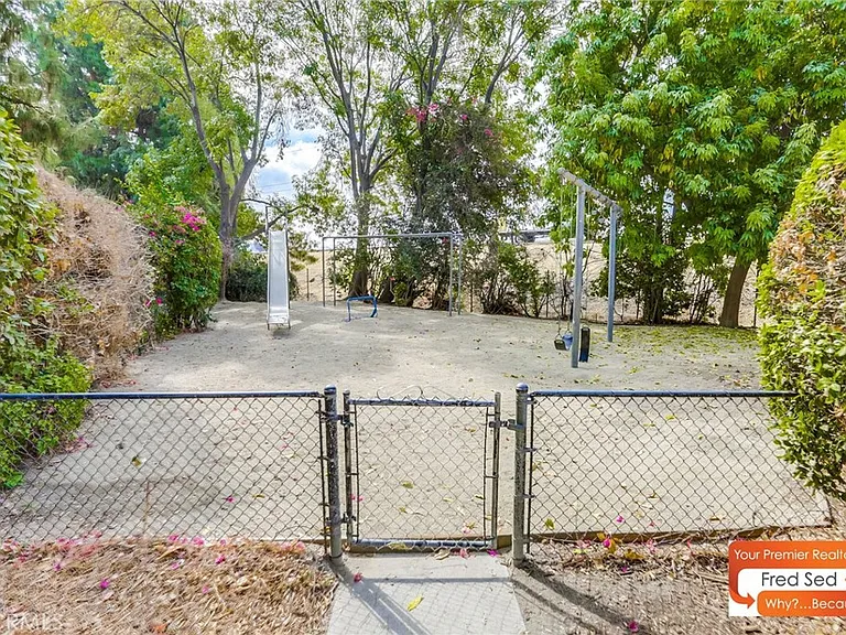 11350 Foothill Blvd — Photo 21