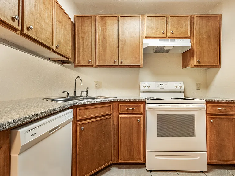 231 Barrett Pl — Photo 6