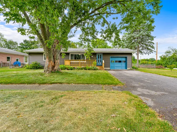 809 W Jefferson St, Kouts, IN 46347