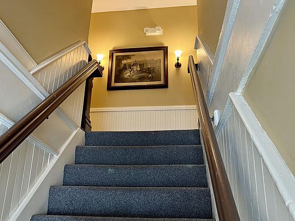 4th image of 725 7th St E