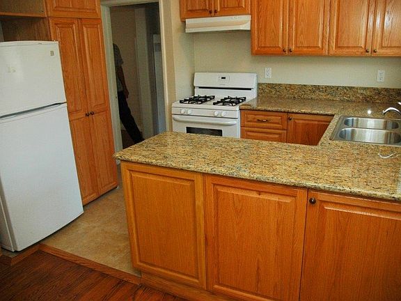 5th image of 1362 Carlton Dr
