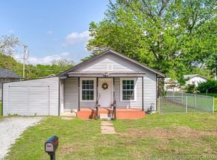 210 N Seminole Ave, Bartlesville, OK 74003