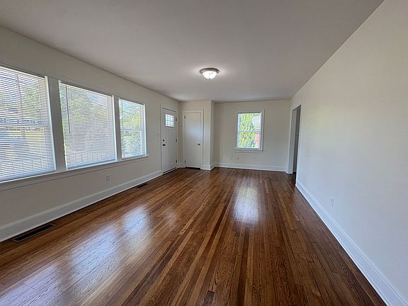 3rd image of 308 Chapel Hill Rd