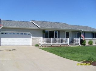 805 Butts Ct, Belleville, WI 53508