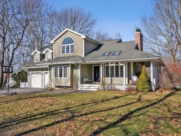 535 Dighton Ave, Taunton, MA 02780