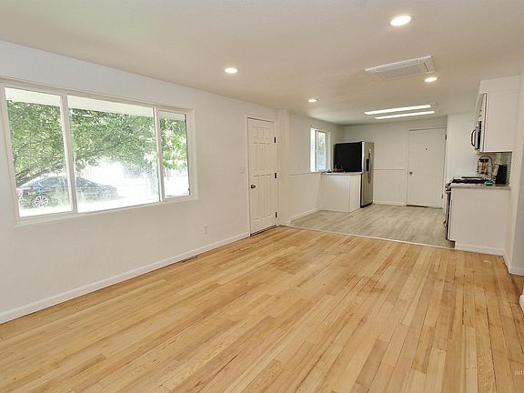 4th image of 4026 N Christine St