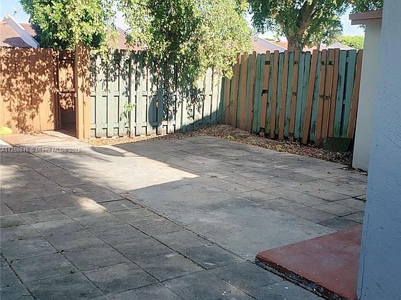 4th image of 15401 SW 81st Circle Ln APT 14