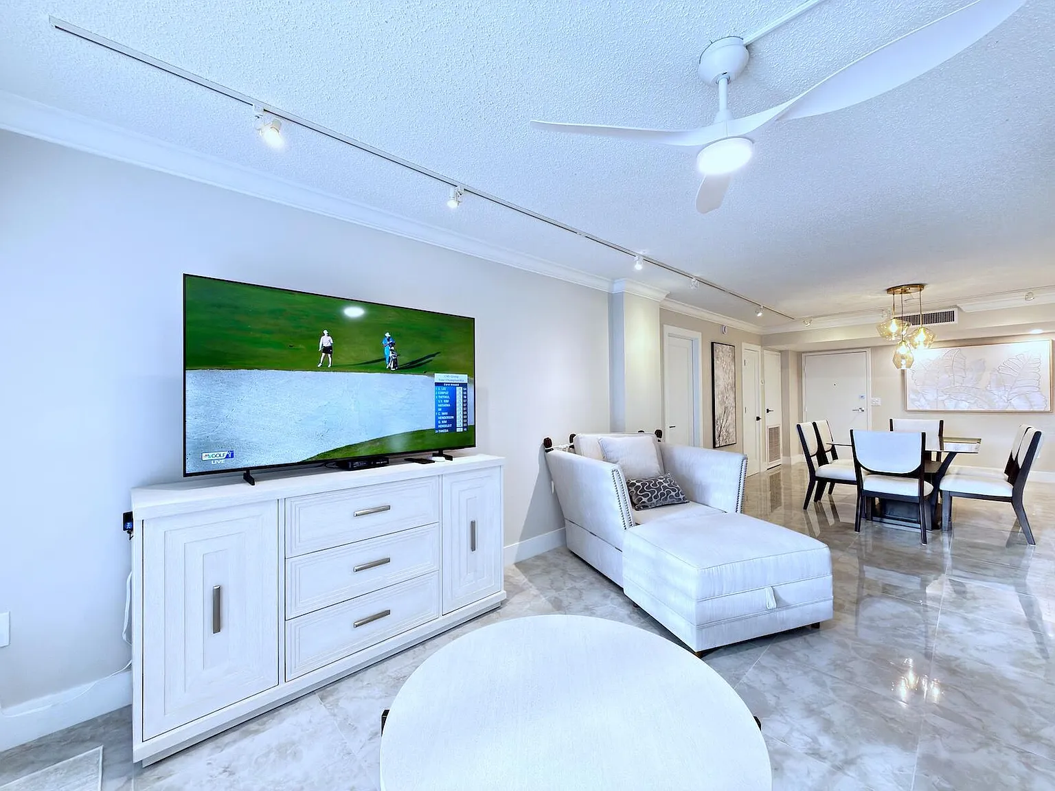 2 bed, 2.0 bath, 1300 sqft, $8,000 — Photo 1