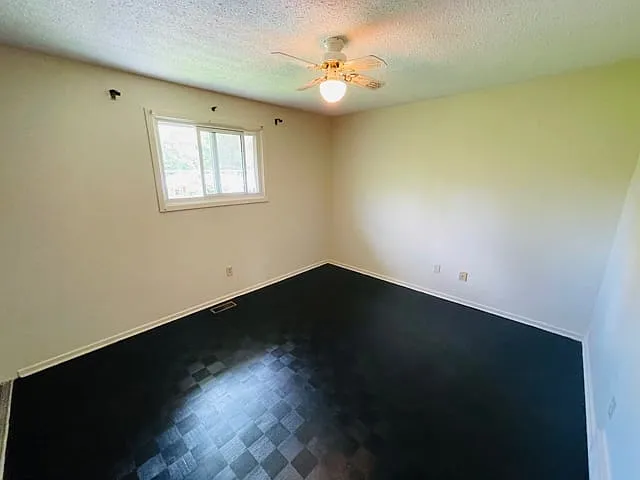 2631 Cleroux Crescent — Photo 2