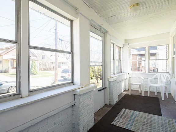 2nd image of 2023 Huizen Ave SW