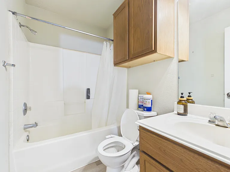 513 Camp Ct — Photo 15