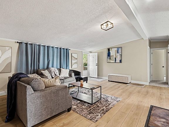 5th image of 17048 Bond St
