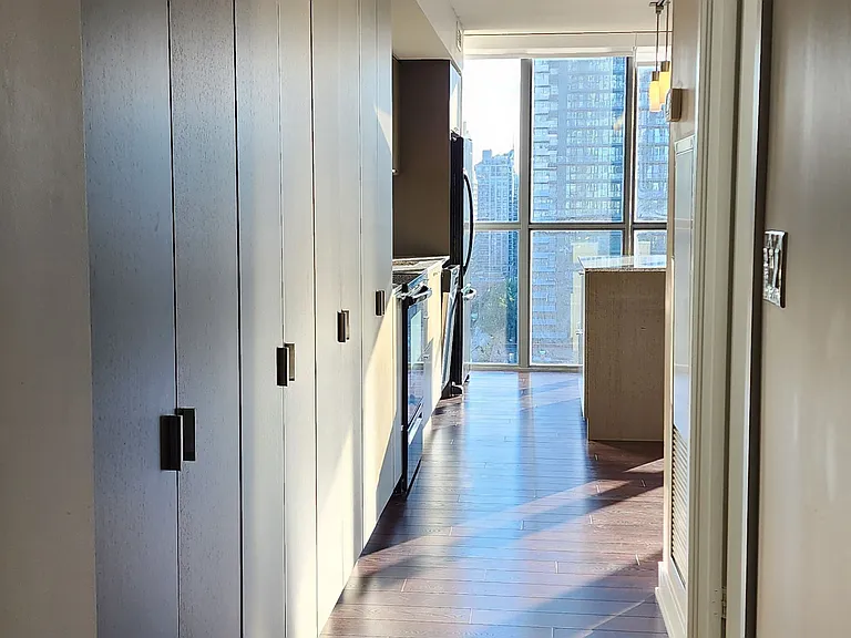 110 Charles St E #1704 — Photo 5