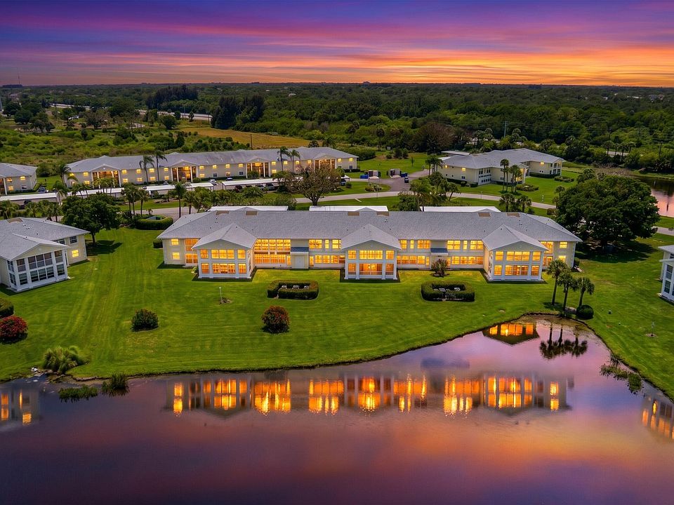 1st image of 360 Grove Isle Circle