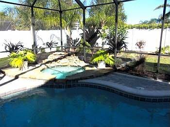 3rd image of 494 Woodford Dr