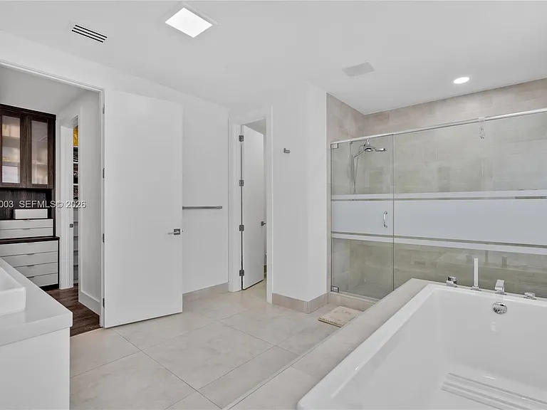 10267 NW 75th Ter — Photo 50
