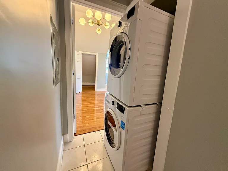 260 Hope St #5 — Photo 7