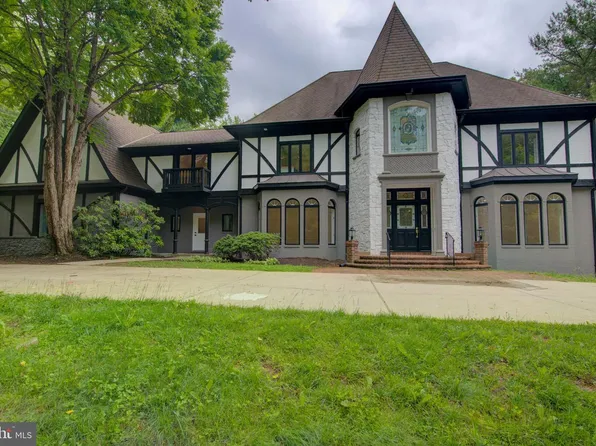 10124 Wendover Dr, Vienna, VA 22181