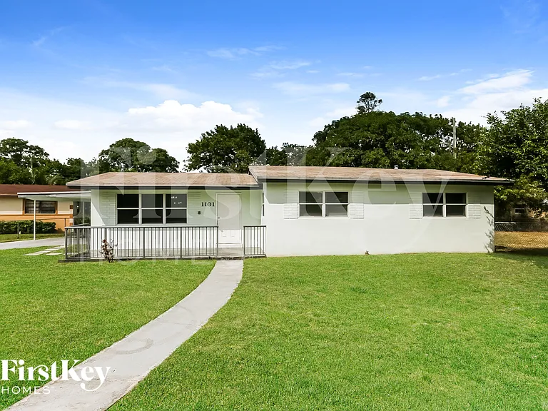 1101 NW 18th St — Photo 1
