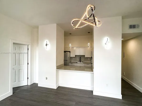 7420 W 20th Ave APT 335, Hialeah, FL 33016