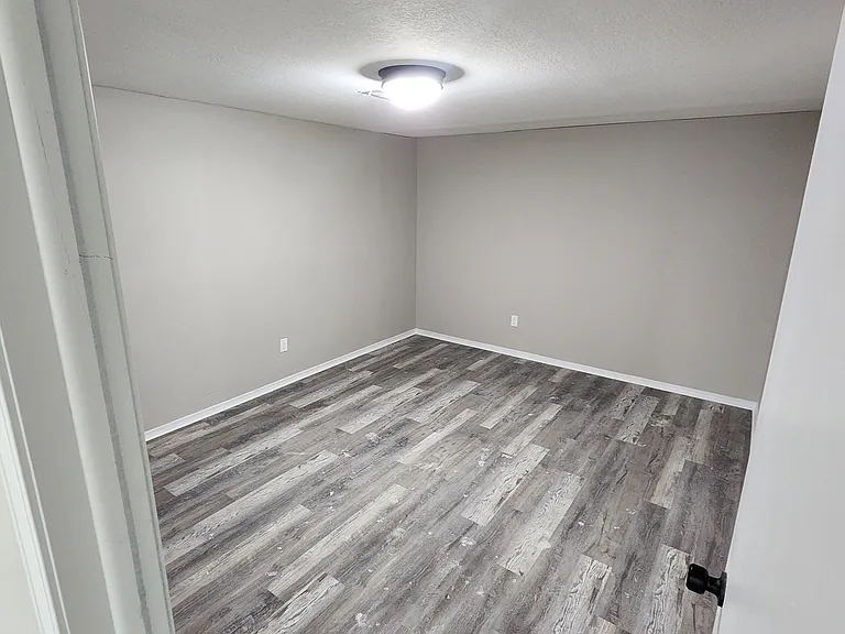 3224 S Walnut St — Photo 17