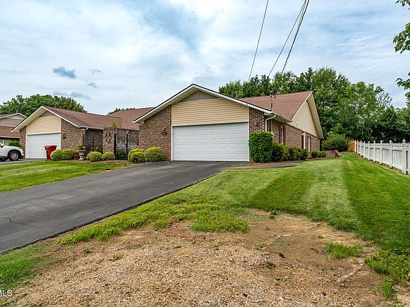 2nd image of 1032 Estate Dr #2