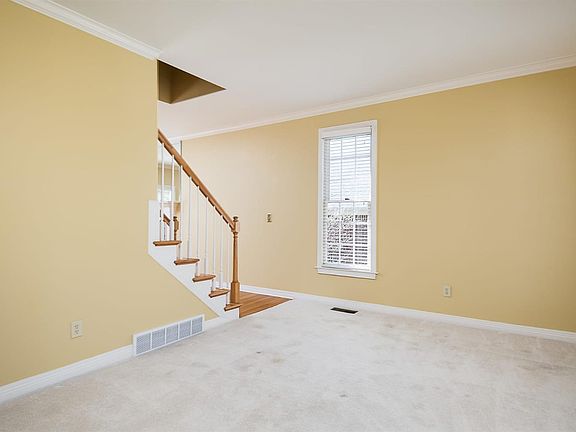 5th image of 4713 Saron Dr