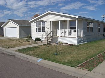 Cute House With a Front Porch!!