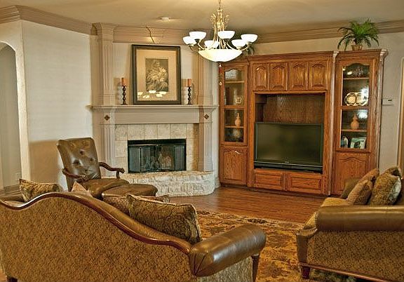 3rd image of 1233 Lochness Ln