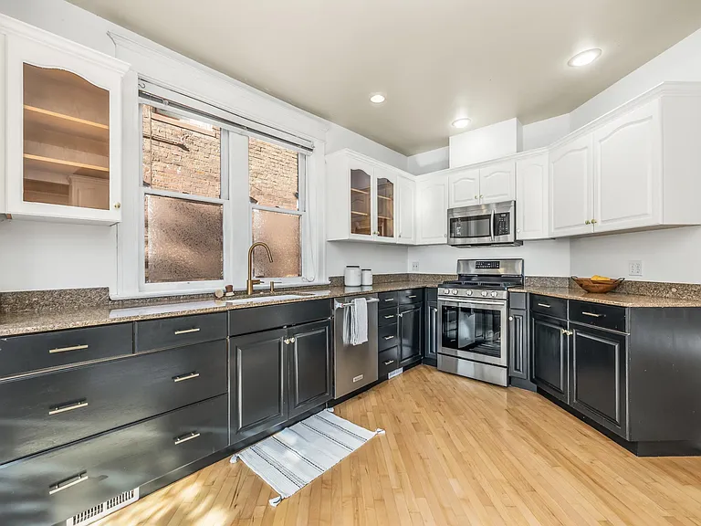 115 N G St — Photo 8