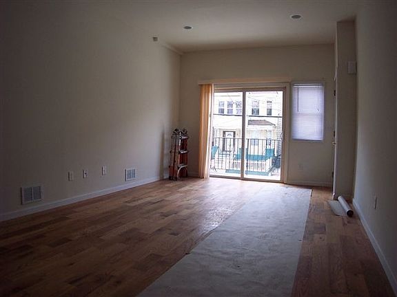 3rd image of 156 Lexington Ave