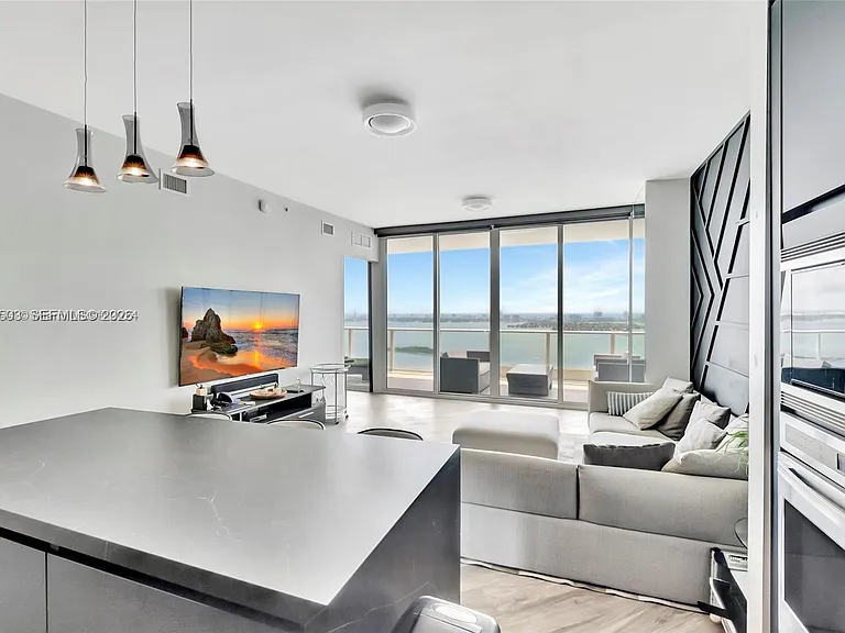 2020 N Bayshore Dr #3408 — Photo 4